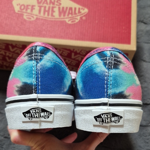 Vans Size 7M/8.5W Tie-Dye Sneakers! NWT! - Picture 3 of 11